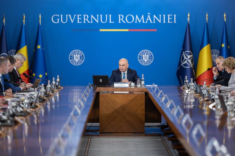 Subalternii lui Bolojan ies la atac și îl somează pe premier să dea explicații, în scandalul avocatei arestate: „Nu iese fum fără foc”