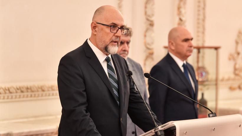 Kelemen Hunor îi cere lui Bolojan să taie taxele locale: „Primarii să poată reduce cu 50% între limitele stabilite de Guvern”