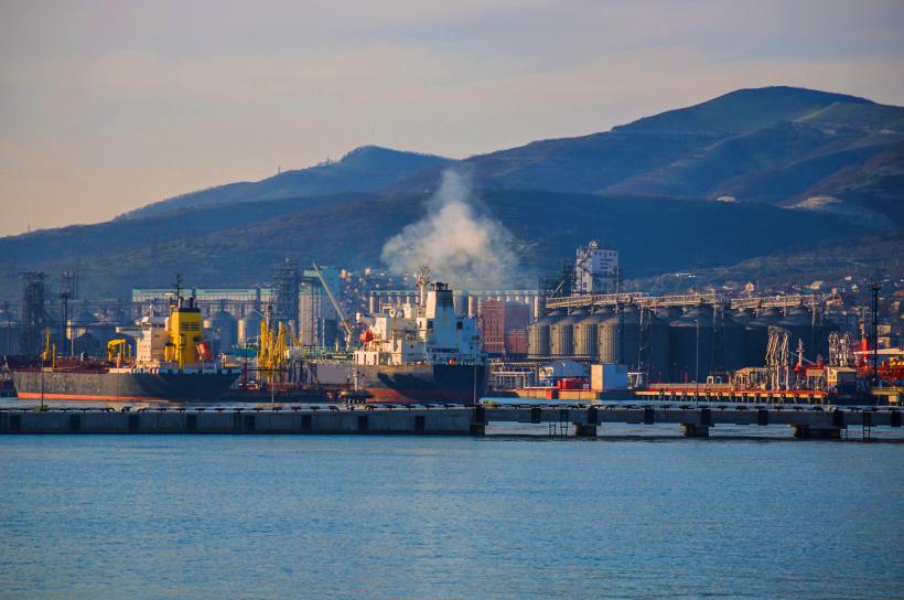 Europa a pierdut 3,8 milioane de tone de petrol kazah după atacurile din Marea Neagră