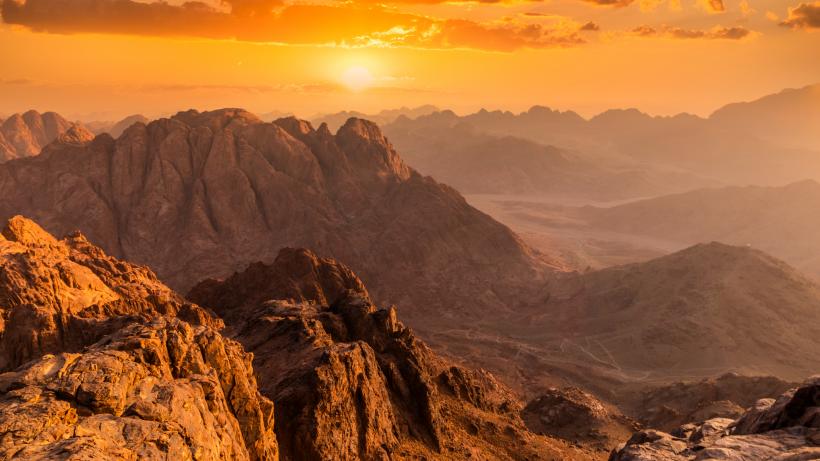 Un sit de artă rupestră, vechi de 10.000 de ani, descoperit în Peninsula Sinai: Are o valoare istorică şi artistică excepţională