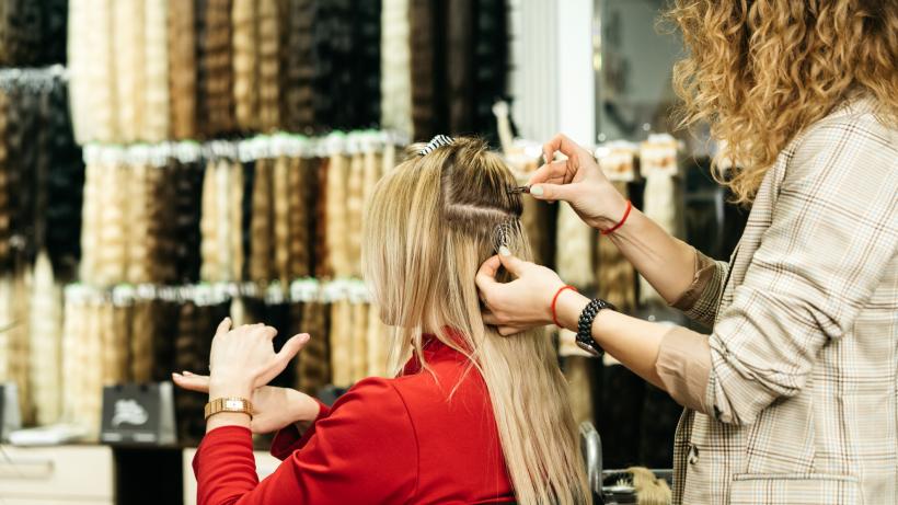 Concluzia unui studiu american: extensiile de păr prezintă riscuri pentru sănătate