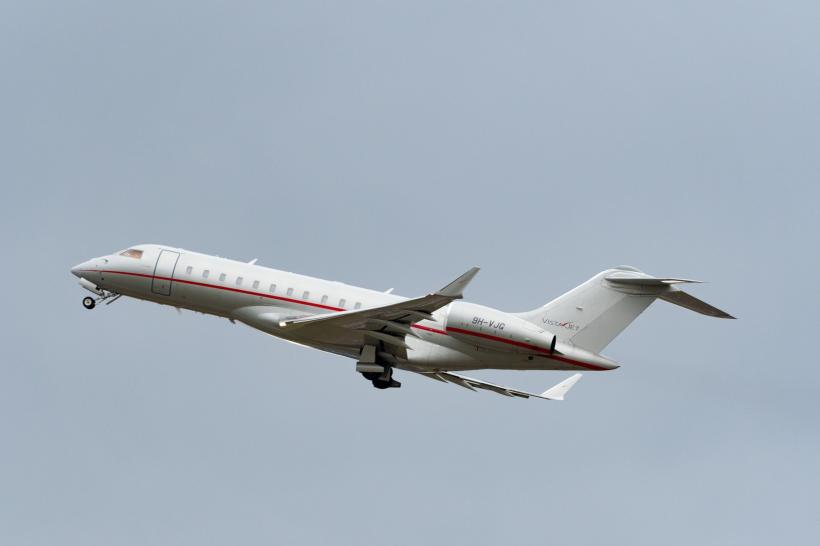 Avionul cu care a plecat Nicușor Dan în Statele Unite, la Consiliul Păcii. Președintele a schimbat Spartanul cu un Bombardier