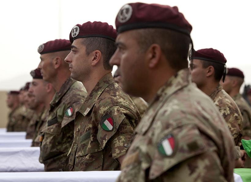 Italia vrea să-şi mărească armata cu 100.000 de oameni