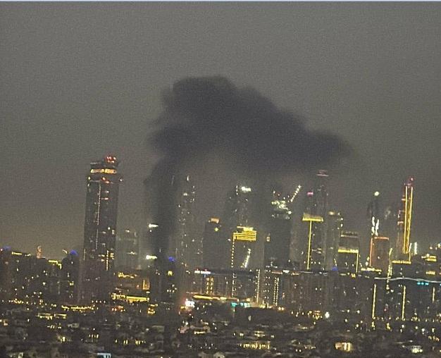 Români blocați în Dubai. "Trebuia să plecăm spre casă şi au început bombardamentele. Zboară rachetele deasupra hotelului"