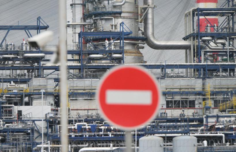 China cere principalelor rafinării din țară să oprească exporturile de motorină şi benzină. Decizia ar putea afecta piața globală