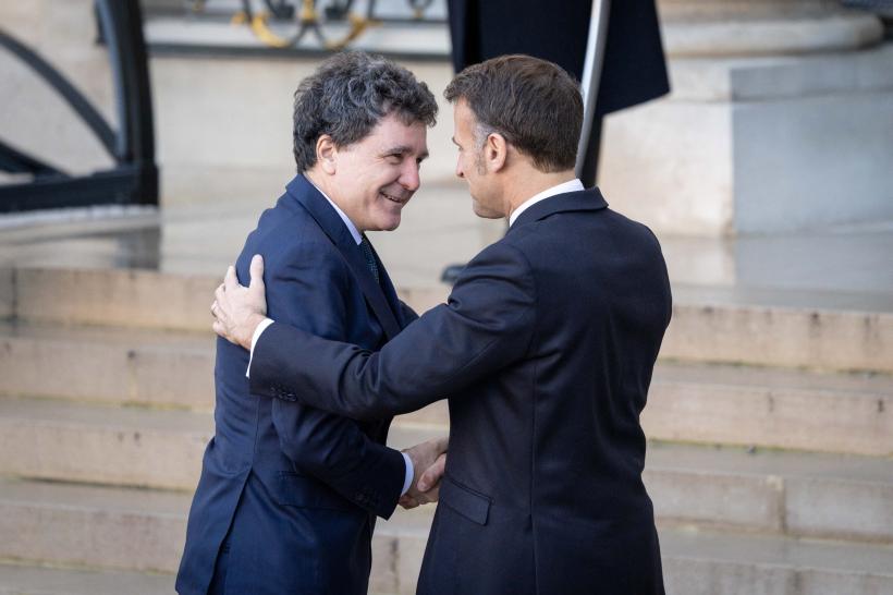 Nicușor Dan, despre propunerea lui Emmanuel Macron privind protecția nucleară franceză: „România e sub umbrela nucleară a SUA”