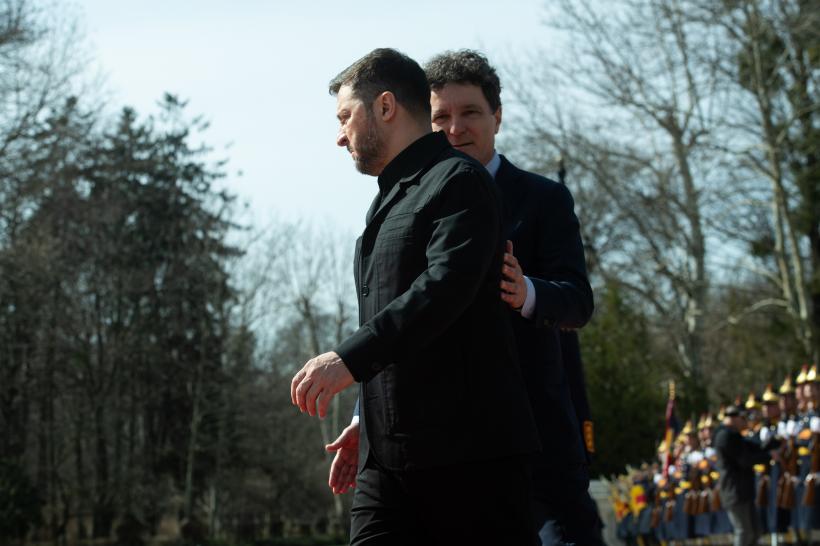 Vizita lui Zelenski la București, surprinsă în imagini. Cum a fost primit de Nicușor Dan la Cotroceni