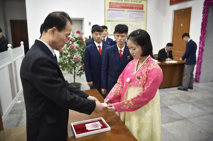 Alegeri „parlamentare” în Coreea de Nord. Prezența la vot a fost de 99,99%