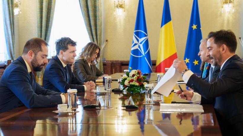 Nicușor Dan s-a întâlnit cu conducerea OMV Petrom: „Am abordat și tema prețurilor la combustibili. Importăm 80% din țițeiul necesar”