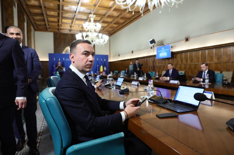 Bogdan Ivan spune că decizia reducerii accizei la combustibil e la Ilie Bolojan: „Aștept și eu”