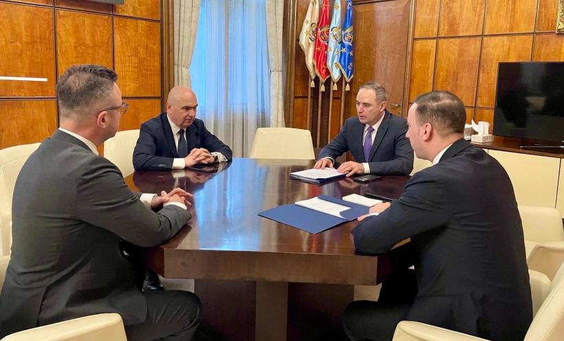 Ilie Bolojan respinge plafonarea preţurilor carburanţilor: "Refuz să vând soluţii populiste"