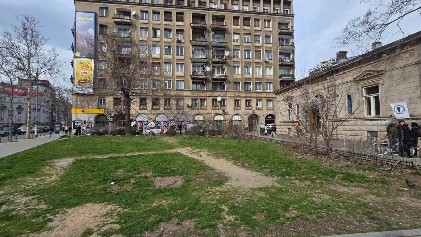 Ciprian Ciucu spune că terenul din fața librăriei Cărturești va fi expropriat: Un "jmecher" a pus, Dumnezeu știe cum, mâna pe el