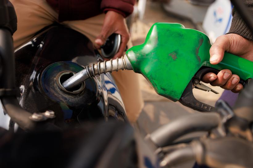 Sondaj CURS: 89% dintre români, nemulțumiți de gestionarea crizei carburanților. Ce soluții cer cetățenii