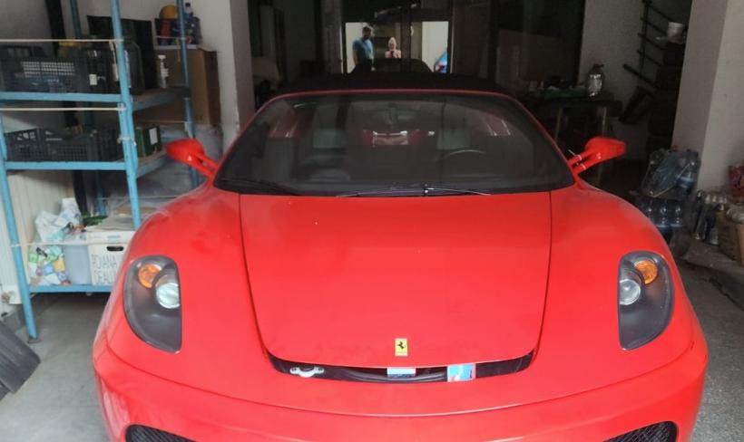 ANAF a scos la vânzare un Ferrari F430 Spider. Prețul cerut pentru mașina din 2006, cu puțini kilometri la bord