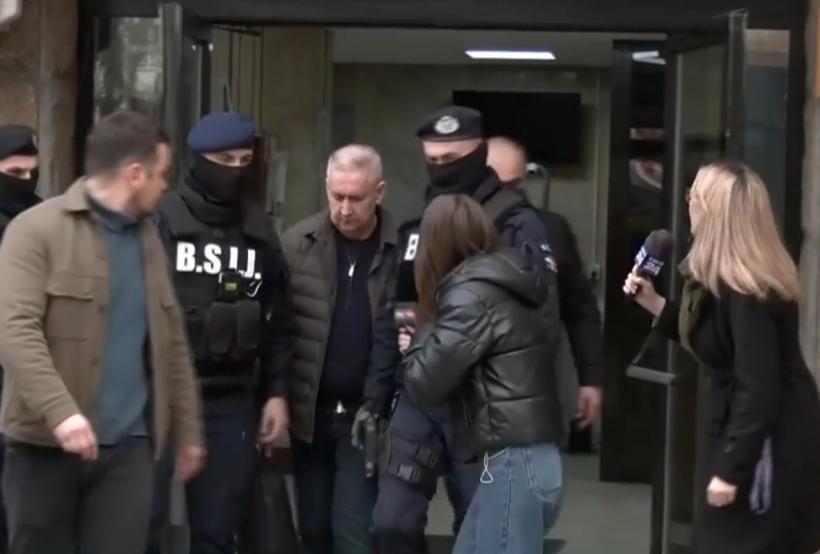 Stenograme. Procurorii l-au supravegheat pe șeful ARR, Cristian Anton, când își număra banii în șoaptă: „1, 2,.. 8, 9. Ai, să-mi bag”