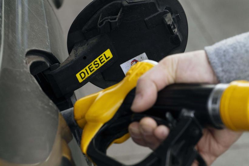 Raționalizarea carburanților. Nicușor Dan spune că în România încă „nu suntem acolo”: Se lucrează, totuși, la un scenariu de criză