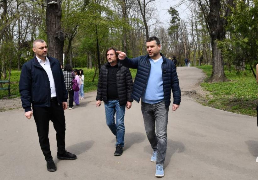 Ciprian Ciucu s-a plimbat prin Herăstrău și nu i-a plăcut ce a văzut: „O cacofonie ridicolă”. Ce propune primarul în legătură cu parcul