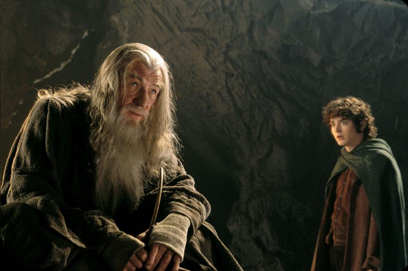 Ian McKellen și Elijah Wood își reiau rolurile din trilogia „Stăpânul Inelelor” într-un nou film. Cine îl va interpreta pe Aragorn