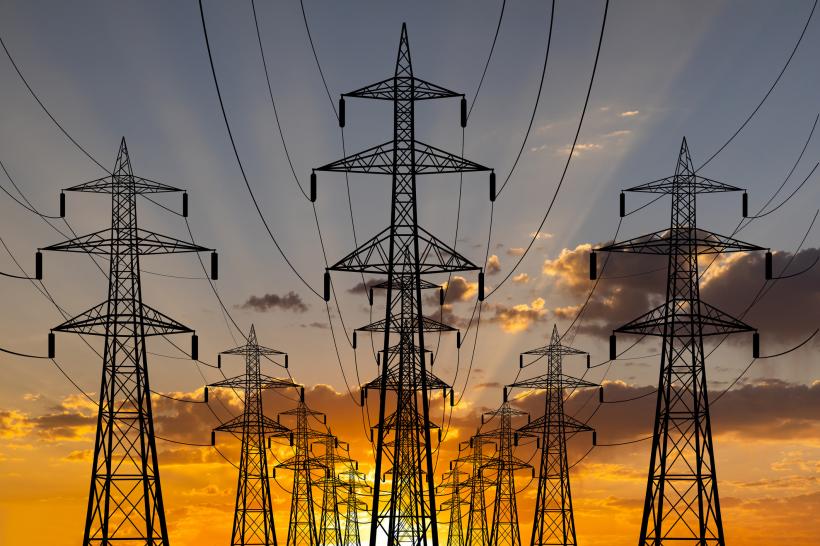 Guvernul propune reguli mai dure pentru racordarea la rețeaua electrică. Bolojan: Fără speculă și reguli proaste