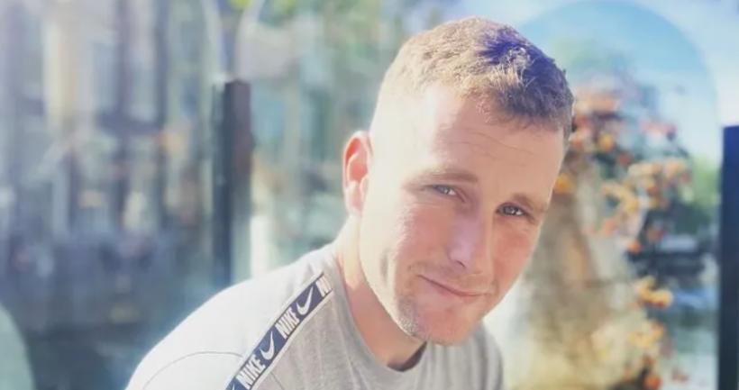 Un bărbat care a crezut că-și repară toată dantura cu 5.000 de euro în Turcia s-a întors acasă fără niciun dinte în gură