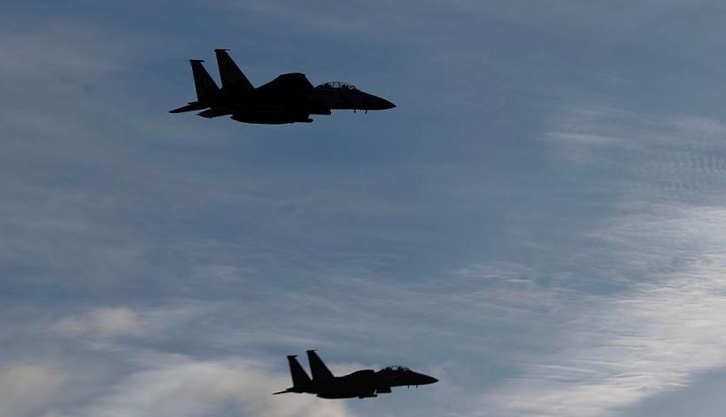 Doua avioane de luptă s-au ciocnit în zbor pentru că piloții își făceau fotografii