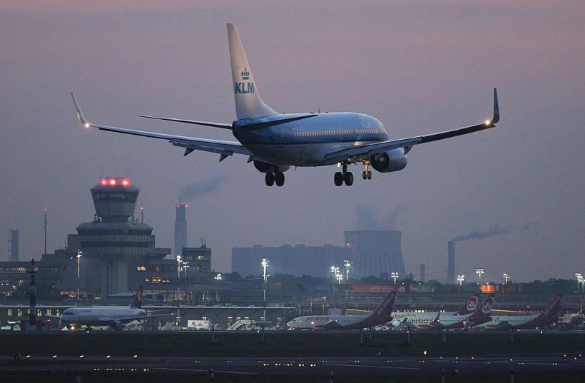 O familie a cheltuit 80.000 de euro pentru o vacanță „unică în viață”, dar a rămas în aeroport. Situația bizară în care s-a trezit