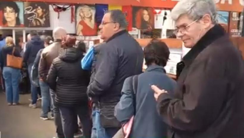 Cât costă micii, de 1 Mai 2026, în Piaţa Obor din Bucureşti. Românii fac cozi la terase