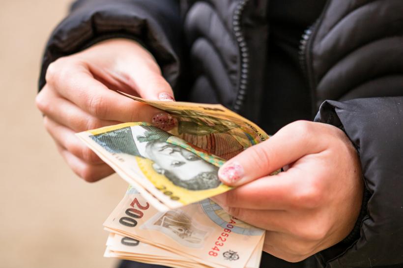 Câţi români au primit pensii speciale în martie 2026. Au fost mai mulţi decât în februarie