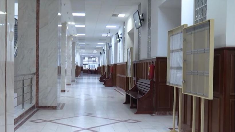 Un fost şef al DIICOT Olt a fost condamnat la 6 ani de închisoare cu executare pentru că aranja dosare. Ce primea de la infractori