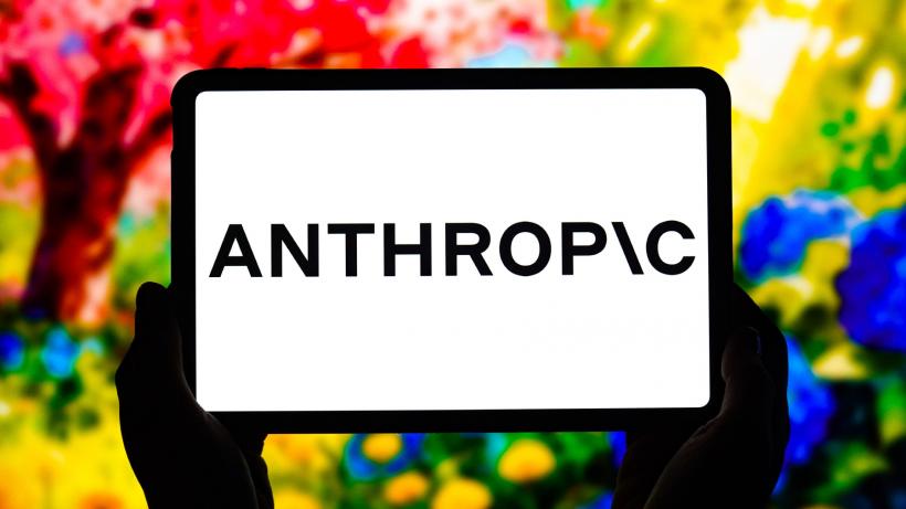 Comisia Europeană cere acces la Inteligenţa Artificială avansată de la OpenAI şi Anthropic. Industria bancară ar putea profita prima