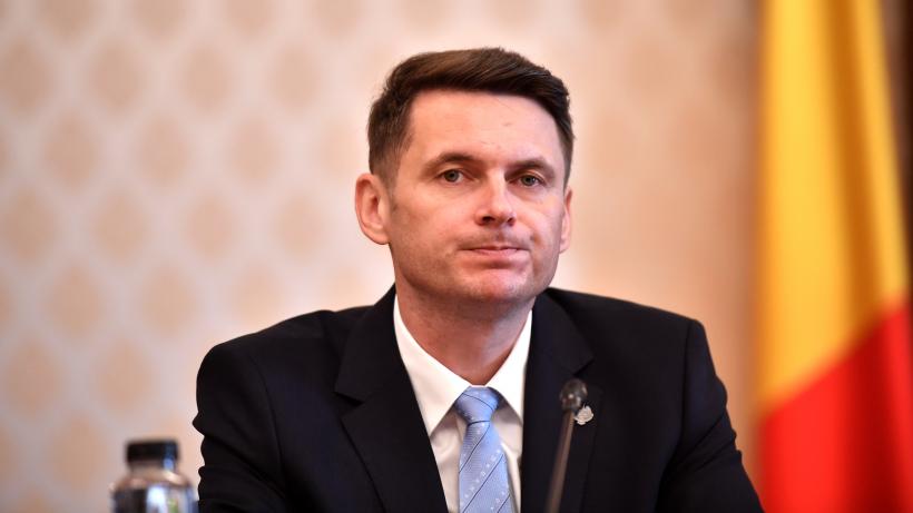 Biroul permanent al Senatului îl obligă pe Mircea Abrudean să sesizeze CCR pentru OUG 38, adoptată de Guvern după moțiune