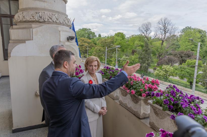 Familia Regală a vizitat Primăria Bucureşti. Ciucu: Le-am prezentat proiectele de investiții la care lucrăm și viziunea mea pentru oraş