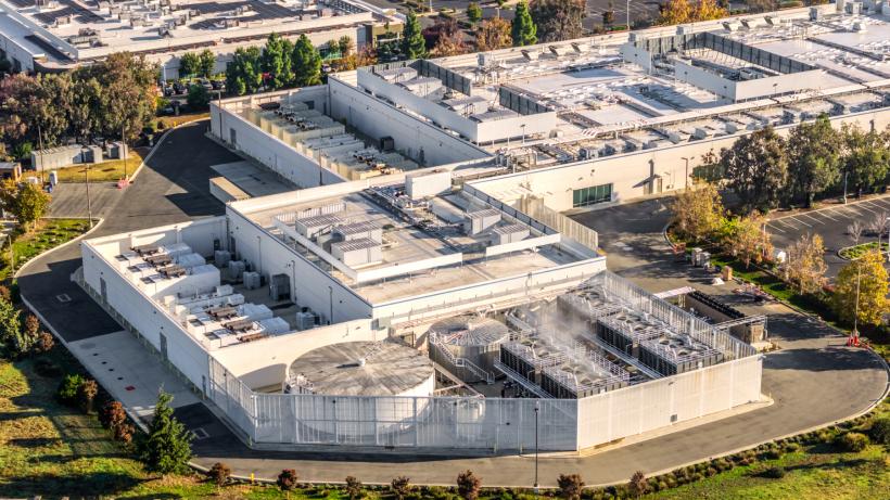 Centrele de date consumă 6% din energia electrică din Marea Britanie și SUA. Scenariul legat de AI în care cresc facturile la curent