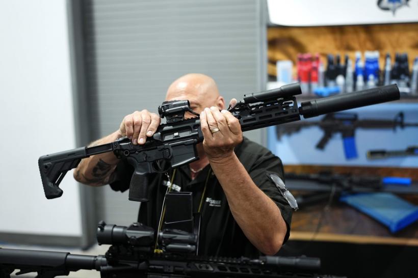 Cum arată viitoarea armă de asalt a Armatei Române. Va fi făcută la Cugir de americanii de la Sig Sauer