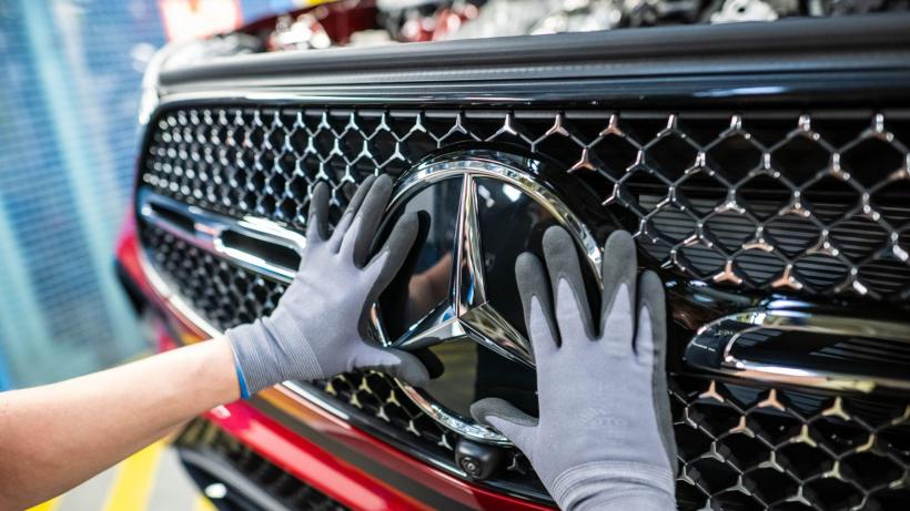 Mercedes a vândut toate reprezentanțele din Berlin. Angajații pot primi 30.000 de euro dacă pleacă de bunăvoie