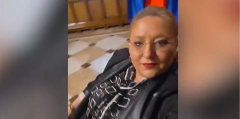 Diana Șoșoacă a făcut circ la consultările de la Cotroceni: „Este că-mi stă bine aici? Luați loc aici, doamna premier”