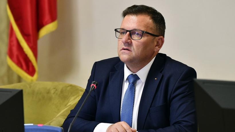 Budăi, despre Bolojan: Să convingi românii să nu-şi mai împrumute propriii bani statului - artă curată