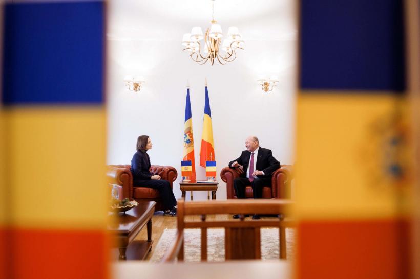 Maia Sandu i-a reacordat lui Traian Băsescu cetățenia Republicii Moldova. „Vă așteptăm acasă”