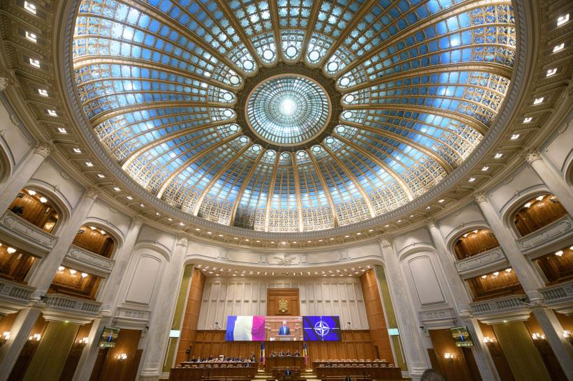 Sondaj INSCOP: Aproape 70% dintre români consideră că este momentul schimbării complete a clasei politice