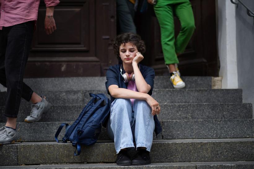 Ce se întâmplă dacă rămâi corigent la o materie sau mai multe. Când se dau examenele de corigență în 2026