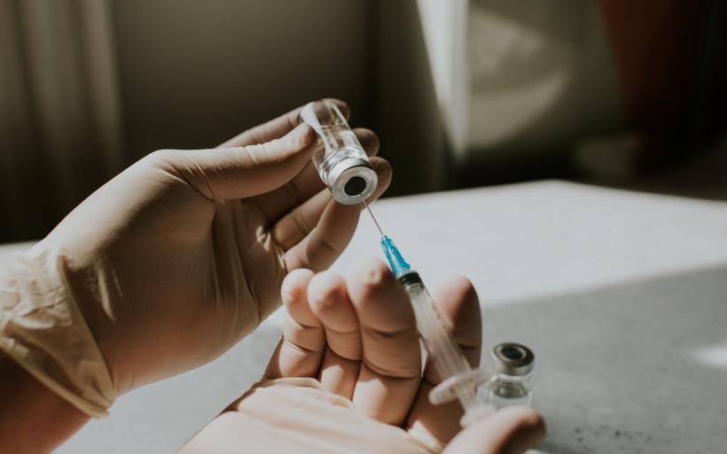 Medicul anestezist din Vatra Dornei care se droga în timpul operațiilor a fost arestat