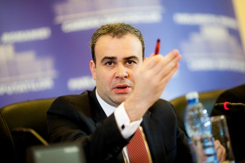 Darius Vâlcov a fost eliberat condiționat din închisoare: Fostul ministru a părăsit zâmbind Penitenciarul Focșani