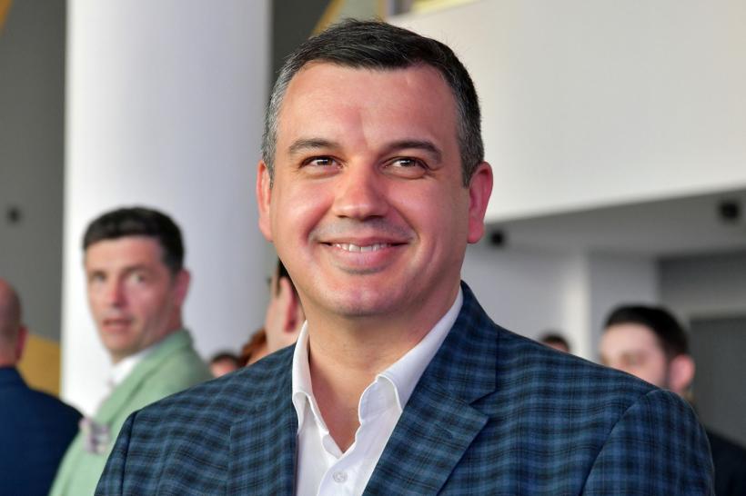 Ce avere are premierul desemnat Eugen Tomac. Deține două locuințe, dar niciuna în România