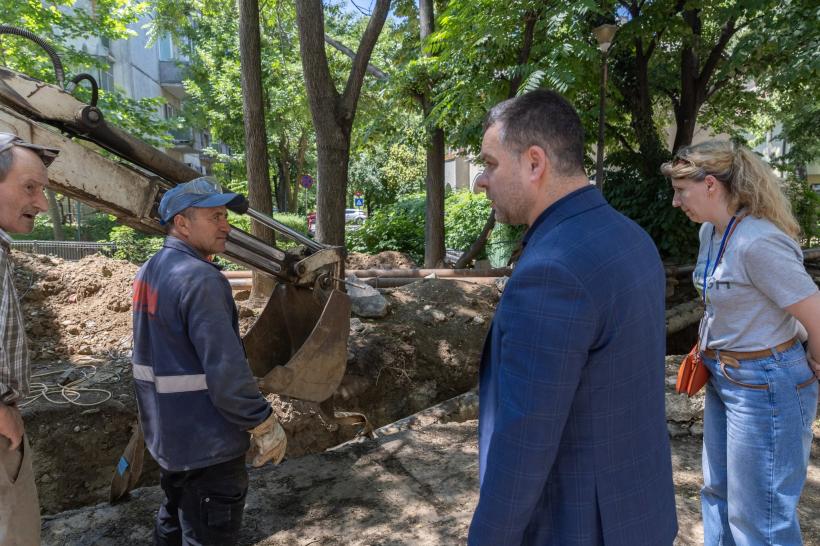 Ciucu a mers neanunțat pe șantierul de pe Calea Văcărești. Ce a găsit acolo nu i-a convenit deloc: „E anormal, sunt doar 3 muncitori”