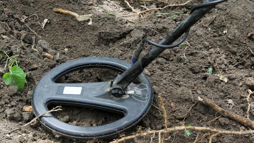 Un bărbat a descoperit o bijuterie rară cu diamante, mai veche de 500 de ani. Valoarea acesteia ar fi uriașă