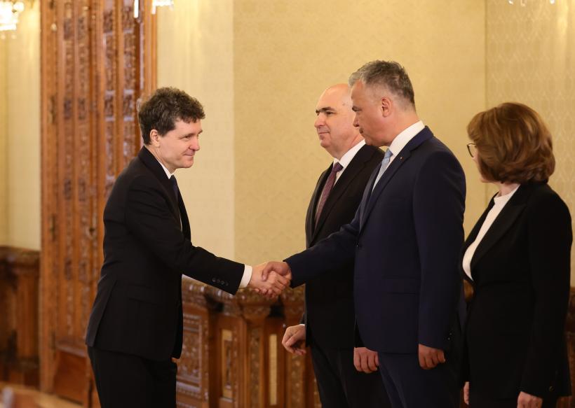 Adrian Veștea anunță că va păstra integral programul de guvernare al lui Bolojan. „Nu pot face promisiuni despre pensii și salarii”