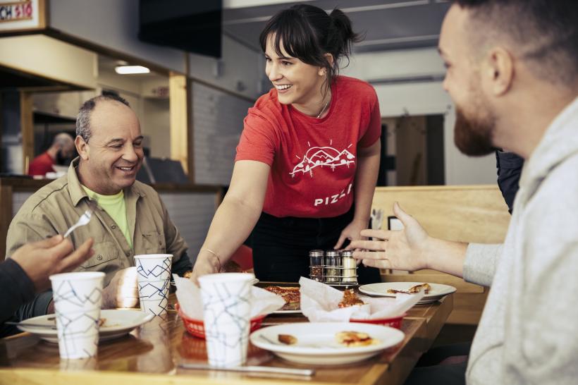 Un restaurant a renunțat să mai pună prețuri la mâncare. Și a început să-i meargă mai bine