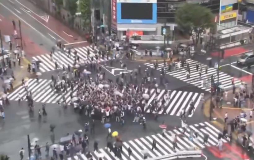 Japonezii s-au bucurat fix 40 de secunde pentru egalul cu Olanda de la CM 2026. Pentru că atât durează verdele în intersecția Shibuya