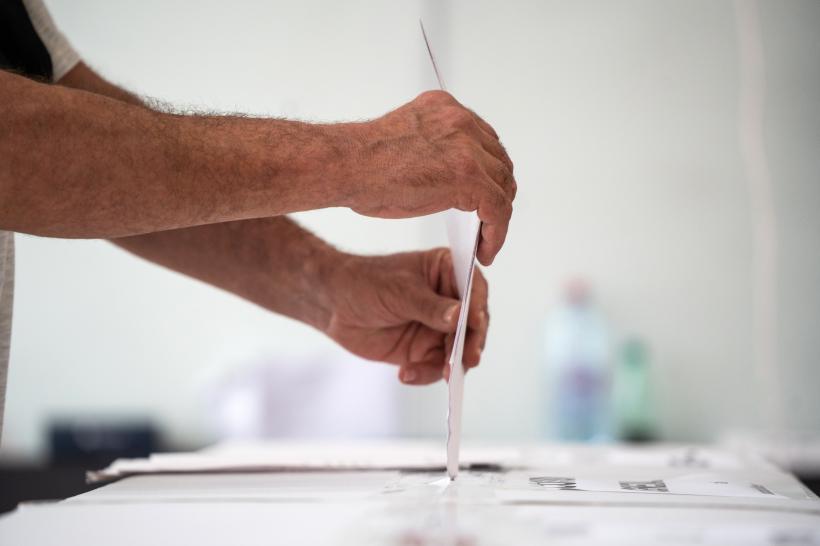Primarul unei comune din Mureş, demis de locuitori prin referendum. 52,2% dintre voturile valabil exprimate au fost "DA"