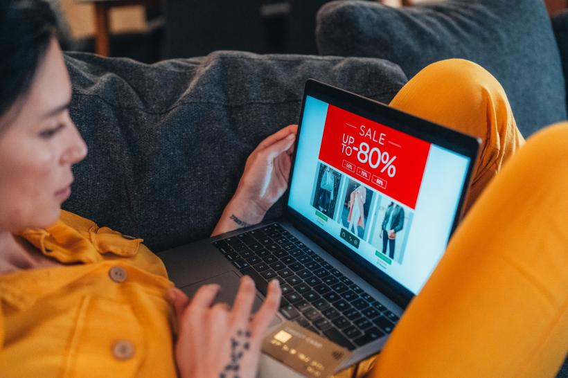 Shein și Temu fac prăpăd în comerțul românesc. Cum pierde economia locală miliarde din cauza platformelor din afara UE